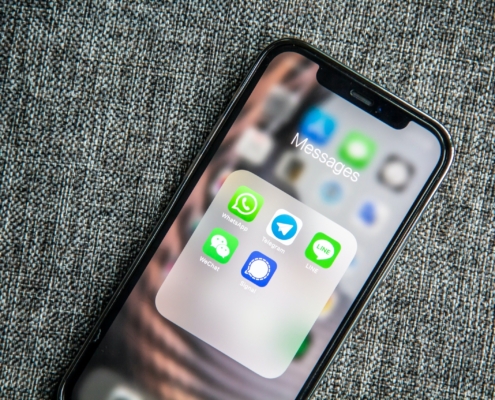 KMU Digitalisierung Schweiz WhatsApp in Zoho CRM nutzen: So profitieren KMU von direkter Kundenkommunikation, Automatisierung und besserem Service.