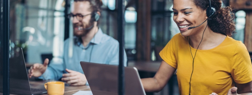 Kundenservice verbessern Header - Erfahren Sie, wie Chatbots und Live-Chat die Kundenkommunikation optimieren und welche Lösung am besten zu Ihrem Unternehmen passt.