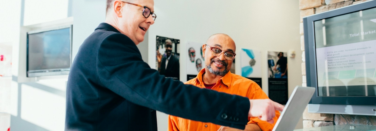 8 Beispiele für positives Feedback an Mitarbeiter