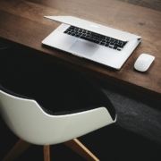 Warum Unternehmen von Salesforce zu Zoho wechseln: Fallstudien zeigen Kosteneinsparungen, Produktivitätsgewinne und Flexibilität.