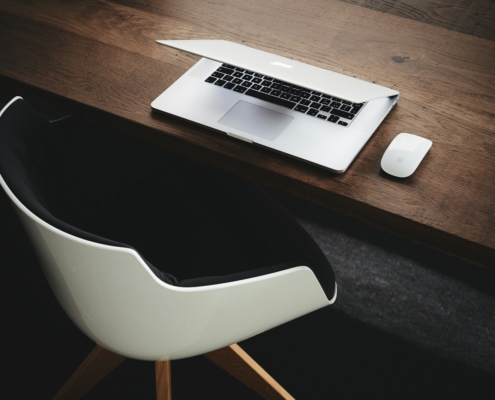 Warum Unternehmen von Salesforce zu Zoho wechseln: Fallstudien zeigen Kosteneinsparungen, Produktivitätsgewinne und Flexibilität.