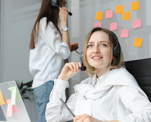 Optimieren Sie Teamarbeit und Kundenservice mit Zoho Cliq und Chatbots: KI-gestützte Tools für mehr Effizienz und Produktivität.
