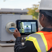 Zoho FSM erweitert sein Angebot: Multi-Asset Support sorgt für präzise Serviceabläufe und klare Gerätehistorien im Field Service.