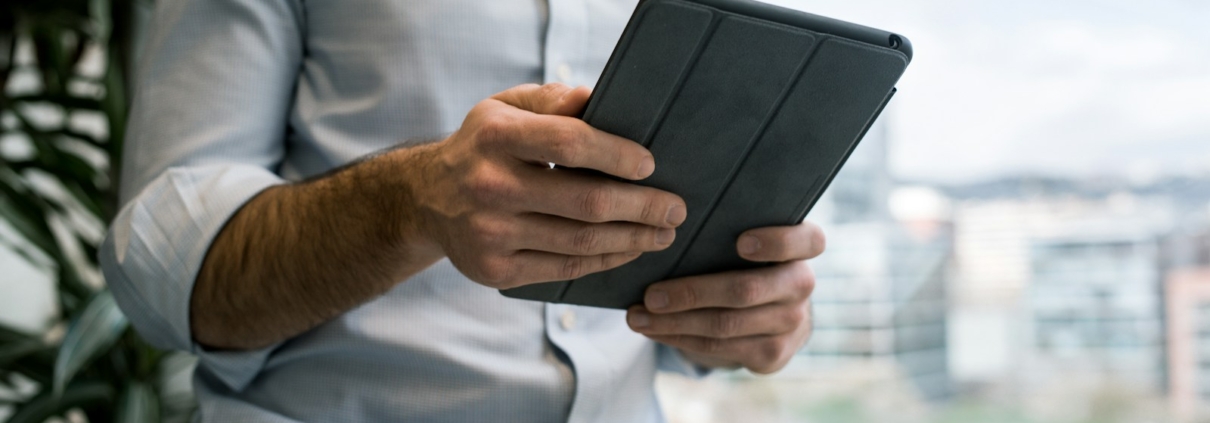 Integrierte Software wie Zoho One steigert Effizienz, senkt Kosten und schafft Wettbewerbsvorteile für KMU.