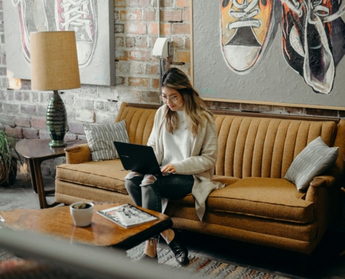 Steady: Die deutschsprachige Substack-Alternative. So verdienen Creator mit Newslettern und Communities planbar Geld.