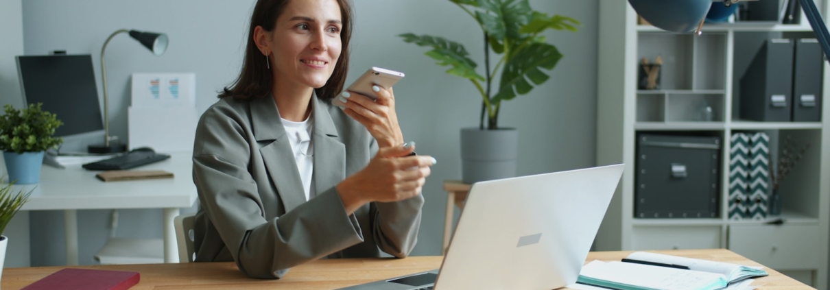 Lernen Sie yuvoi kennen: eine innovative Plattform, die das gesprochene Wort in den Mittelpunkt der sozialen Interaktion stellt.