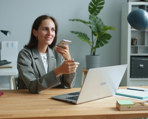 Lernen Sie yuvoi kennen: eine innovative Plattform, die das gesprochene Wort in den Mittelpunkt der sozialen Interaktion stellt.