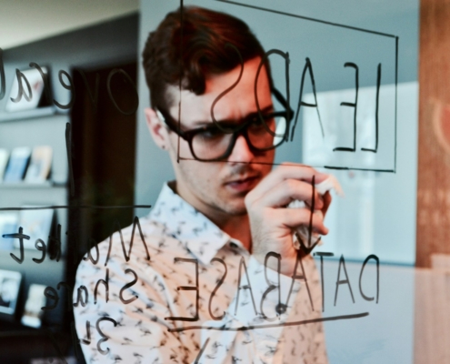 Erfahren Sie, wie Sie die Lead-Generierung optimieren können, um mehr Interessenten in Kunden umzuwandeln.