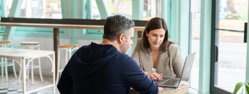 Erfahren Sie, wie Cross Selling entscheidende Umsatzchancen für kleine und mittlere Unternehmen schaffen kann.