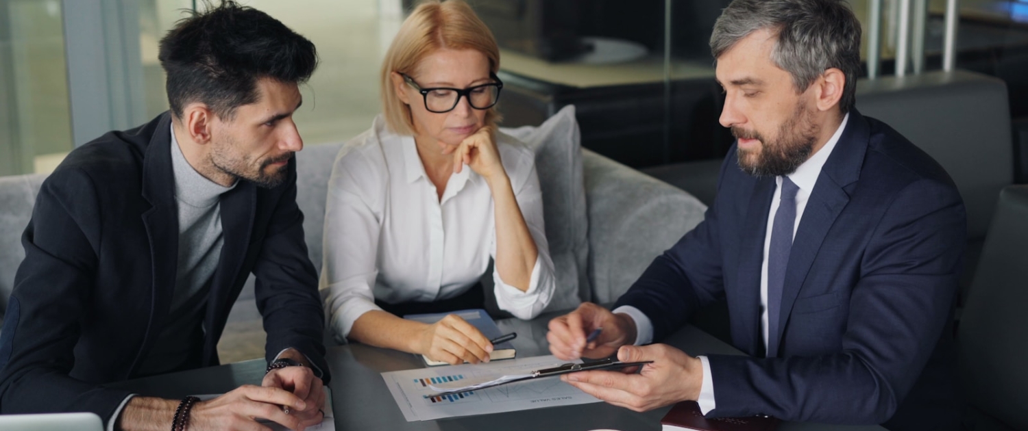 Entdecken Sie den Zoho CRM Blueprint, um Effizienz und Wachstum in Ihrem Unternehmen zu sichern und Entscheidungen besser zu steuern.